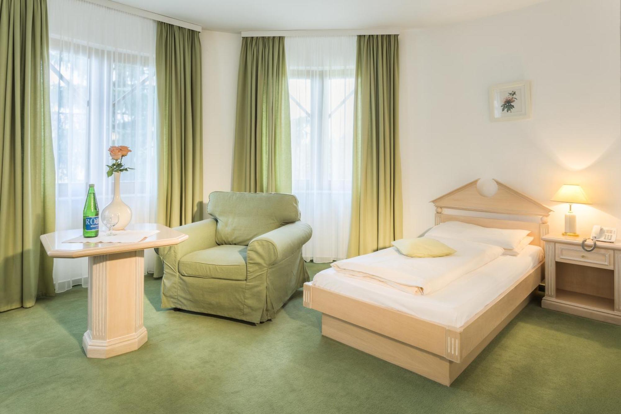 Kurhotel Leonardo Hoheneich Pokoj fotografie